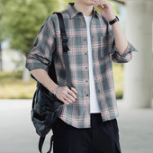 Languoti vyriški marškiniai su kišene ir sagomis