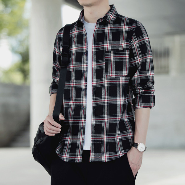 Languoti vyriški marškiniai su kišene ir sagomis