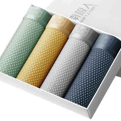 Vékony lélegző anyagból készült férfi boxer szett