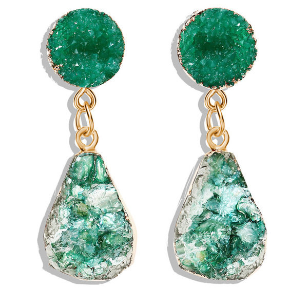 Modern női fülbevaló színes kristályokkal