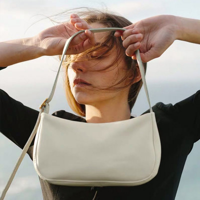 Moteriška laisvalaikio rankinė iš eko odos