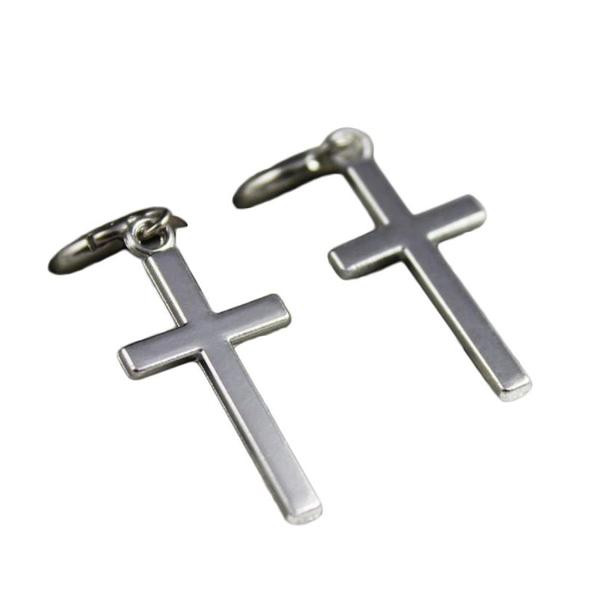 Női fülbevaló medál-kereszttel