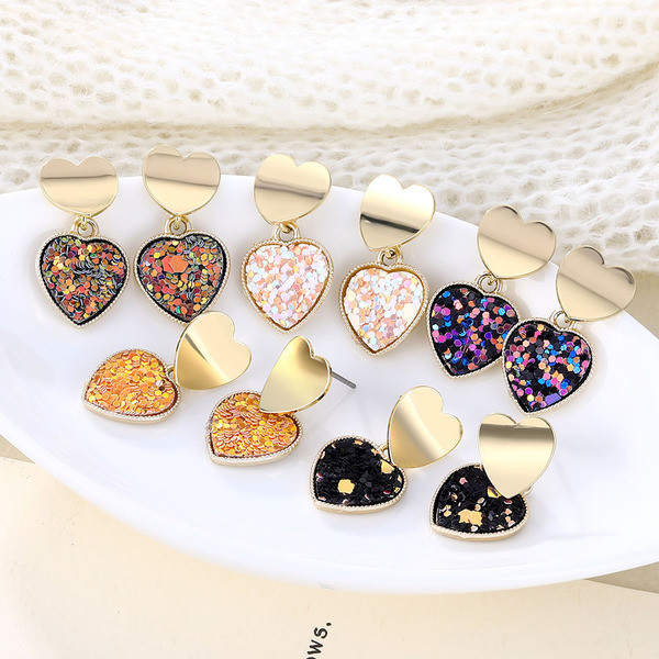 Modern női fülbevaló szív alakú flitterekkel