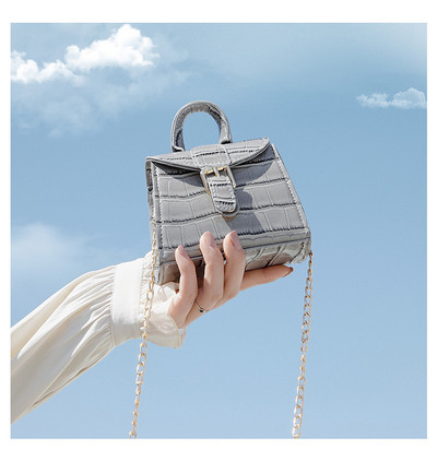 Modern női mini lakkbőr táska