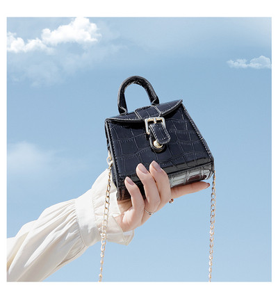 Modern női mini lakkbőr táska