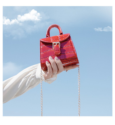 Modern női mini lakkbőr táska