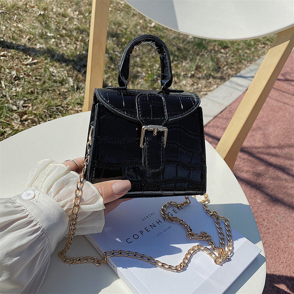 Modern női mini lakkbőr táska