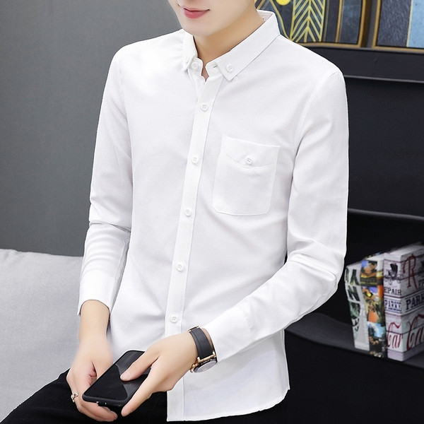 Stílusos férfi ing zsebbel és klasszikus gallérral