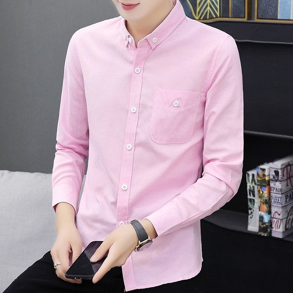 Stílusos férfi ing zsebbel és klasszikus gallérral