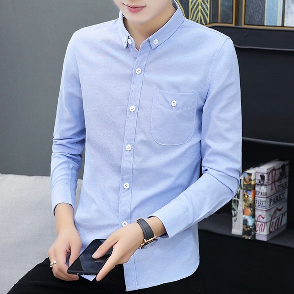 Stílusos férfi ing zsebbel és klasszikus gallérral