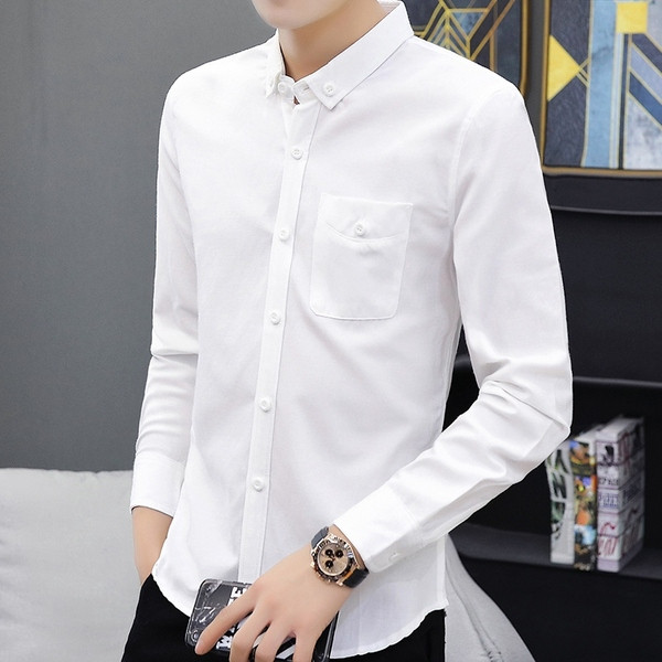 Stílusos férfi ing zsebbel és klasszikus gallérral