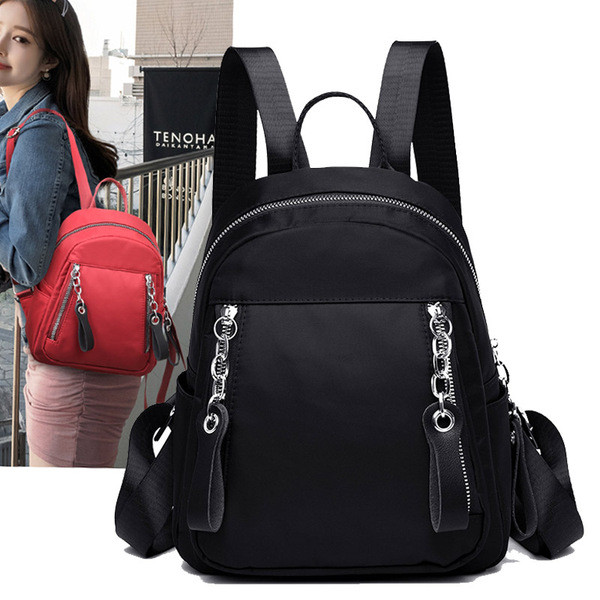 Női alkalmi hátizsák cipzárral és fém láncokkal