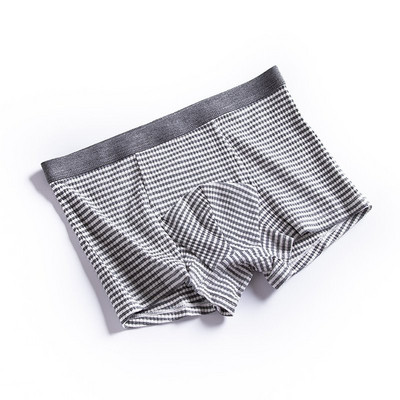 Légáteresztő anyagból készült férfi kockás boxer