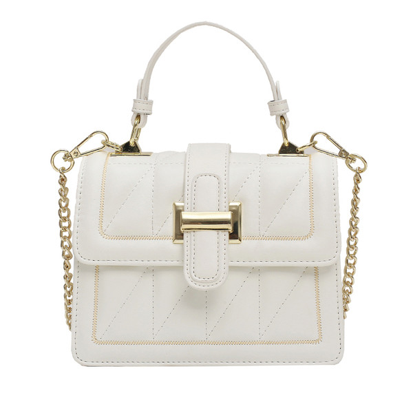 Stílusos női kézitáska csattal