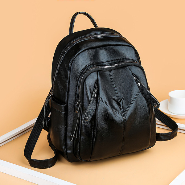 Mindennapi női hátizsák öko bőrből, cipzárral