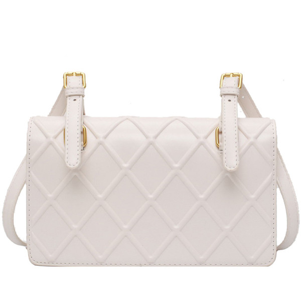 Női korszerű válltáska egy tiszta modellhez