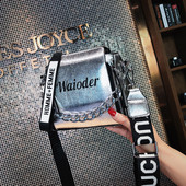 Modern női mini táska hosszú füllel