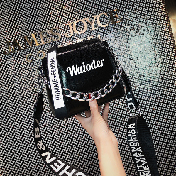 Modern női mini táska hosszú füllel