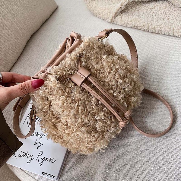 Napi női válltáska