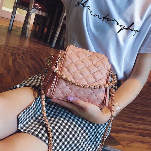 Hétköznapi női mini táska hosszú füllel