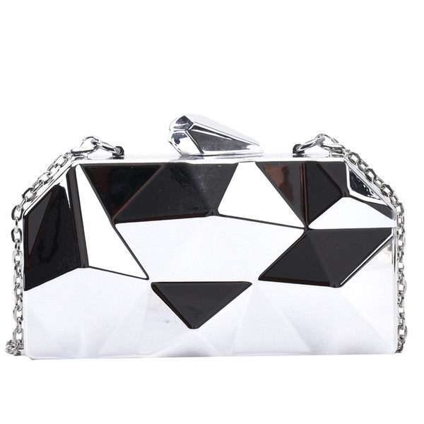 Modern női válltáska fém fogantyúval