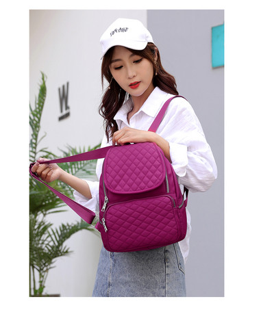 Korszerű női hátizsák elülső zsebbel