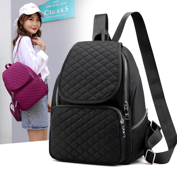 Korszerű női hátizsák elülső zsebbel