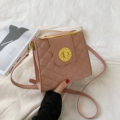 Eko bőrből készült stílusos női táska csattal