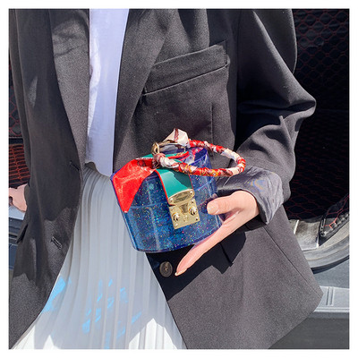 Γυναικεία τσάντα νέο μοντέλο με στρογγυλή λαβή