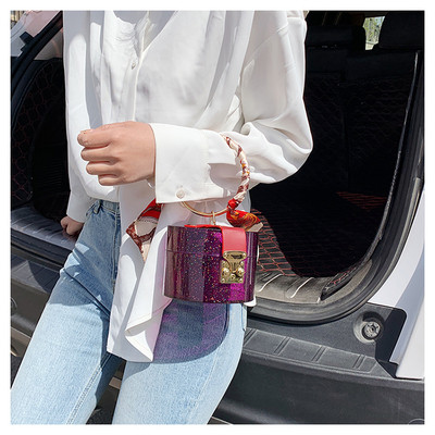 Γυναικεία τσάντα νέο μοντέλο με στρογγυλή λαβή