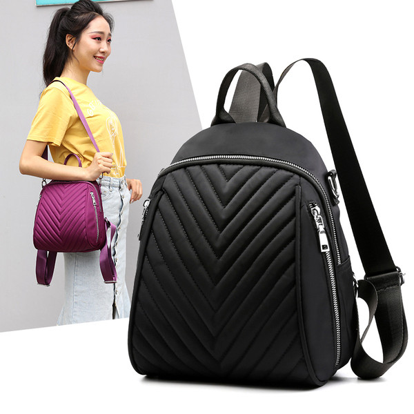 Dombornyomott női hátizsák állítható fülekkel