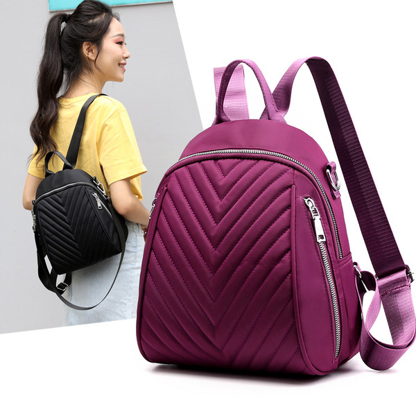 Dombornyomott női hátizsák állítható fülekkel