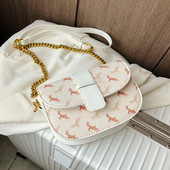 Γυναικεία casual τσάντα κλασικόμοντέλο με μεταλλική λαβή