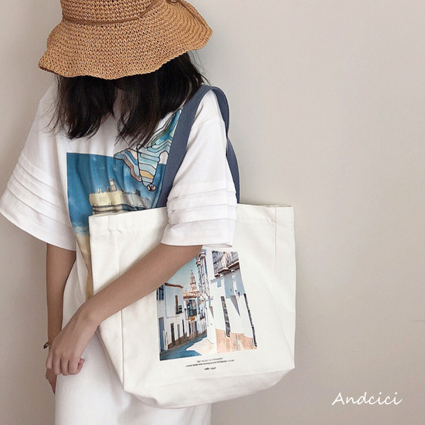 Γυναικεία υφασμάτινη τσάντα ώμου με έγχρωμη εκτύπωση