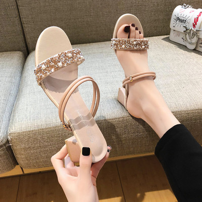 Moodsad naiste sandaalid kandilise kontsa ja pärlitega