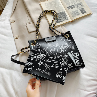 Καθημερινή τσάντα με επιγραφές