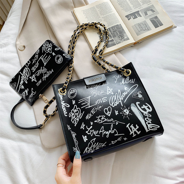 Καθημερινή τσάντα με επιγραφές