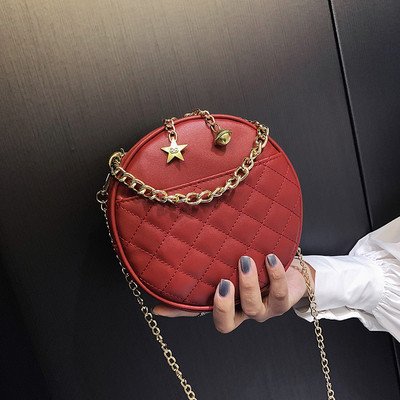 Női mindennapi kerek táska fém medállal