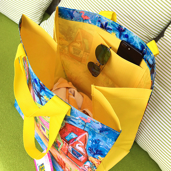 Πολύχρωμη τσάντα παραλίας σε δύο μοντέλα