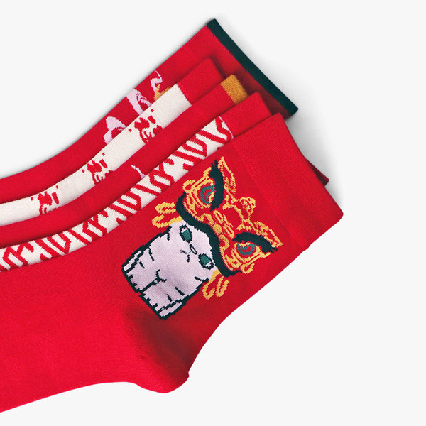 Punased puuvillased pikad sokid, mis sobivad nii meestele kui naistele