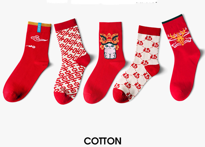 Punased puuvillased pikad sokid, mis sobivad nii meestele kui naistele