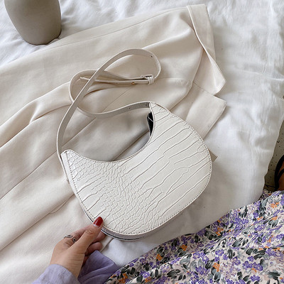 Casual γυναικεία τσάντα από οικολογικό δέρμα με κοντή λαβή