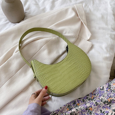 Casual γυναικεία τσάντα από οικολογικό δέρμα με κοντή λαβή