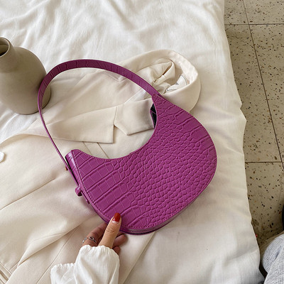 Casual γυναικεία τσάντα από οικολογικό δέρμα με κοντή λαβή