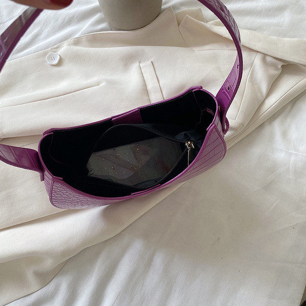 Casual γυναικεία τσάντα από οικολογικό δέρμα με κοντή λαβή