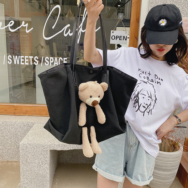 Γυναικεία τσάντα casual με τρισδιάστατο αρκουδάκι