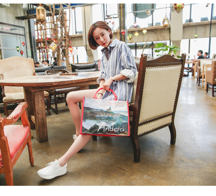 Naujo modelio moteriška rankinė su spalvotu raštu