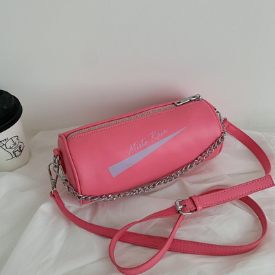 Moteriška kasdienė rankinė su užrašu ir ilga rankena