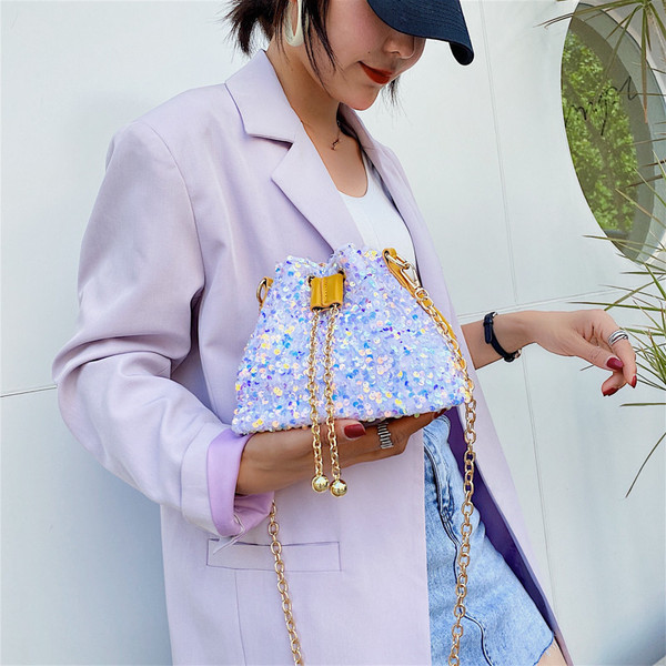 Litritega ja pika sangaga naistekott