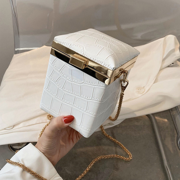 Stilingas, kvadrato formos paprasto modelio moteriškas krepšys